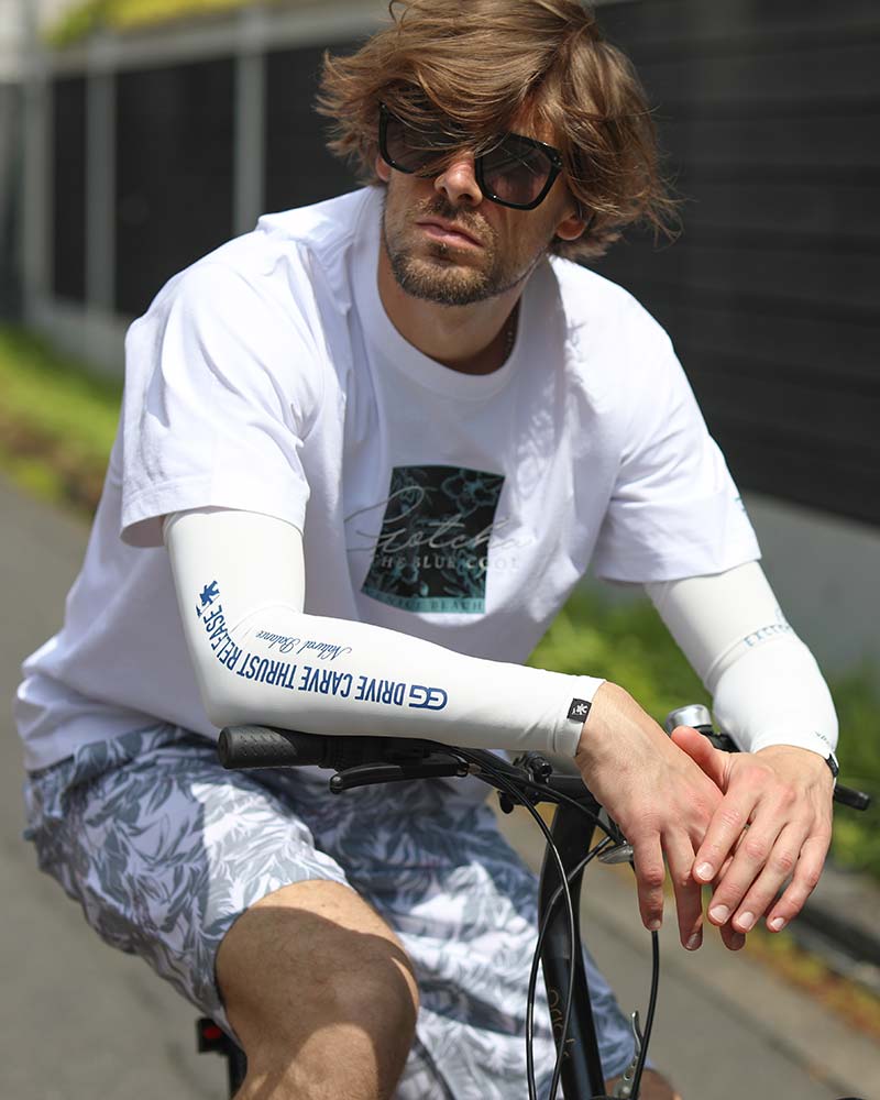 夏の必需品 サンダル アームガード