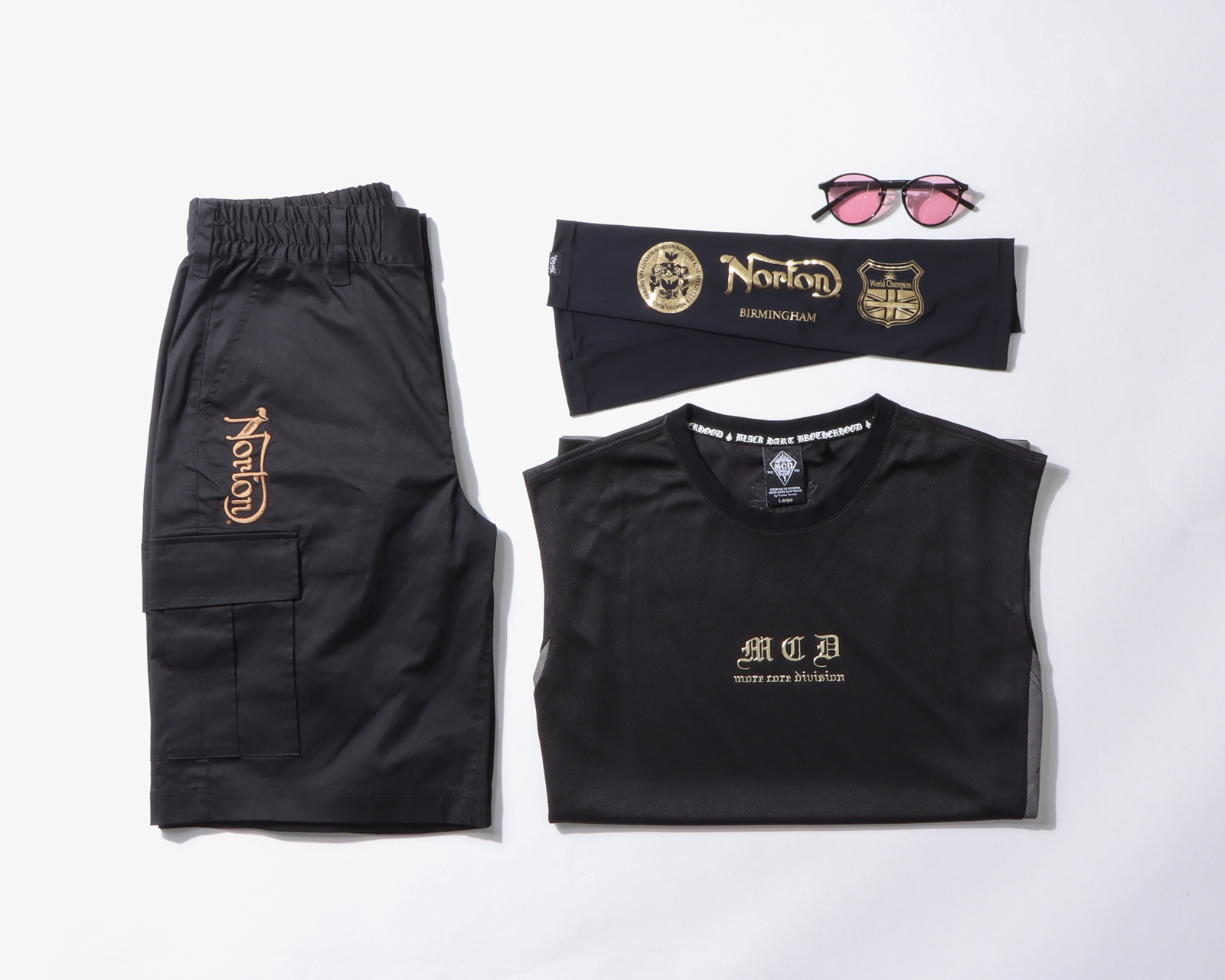 ONLINE STORE STAFF コーデ