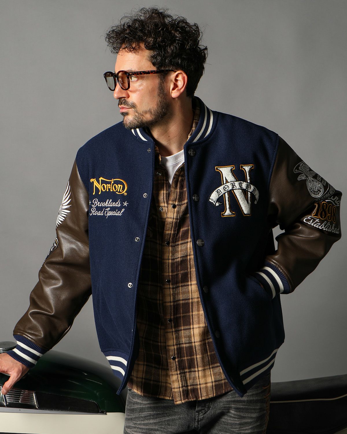 サガラ スタジャン