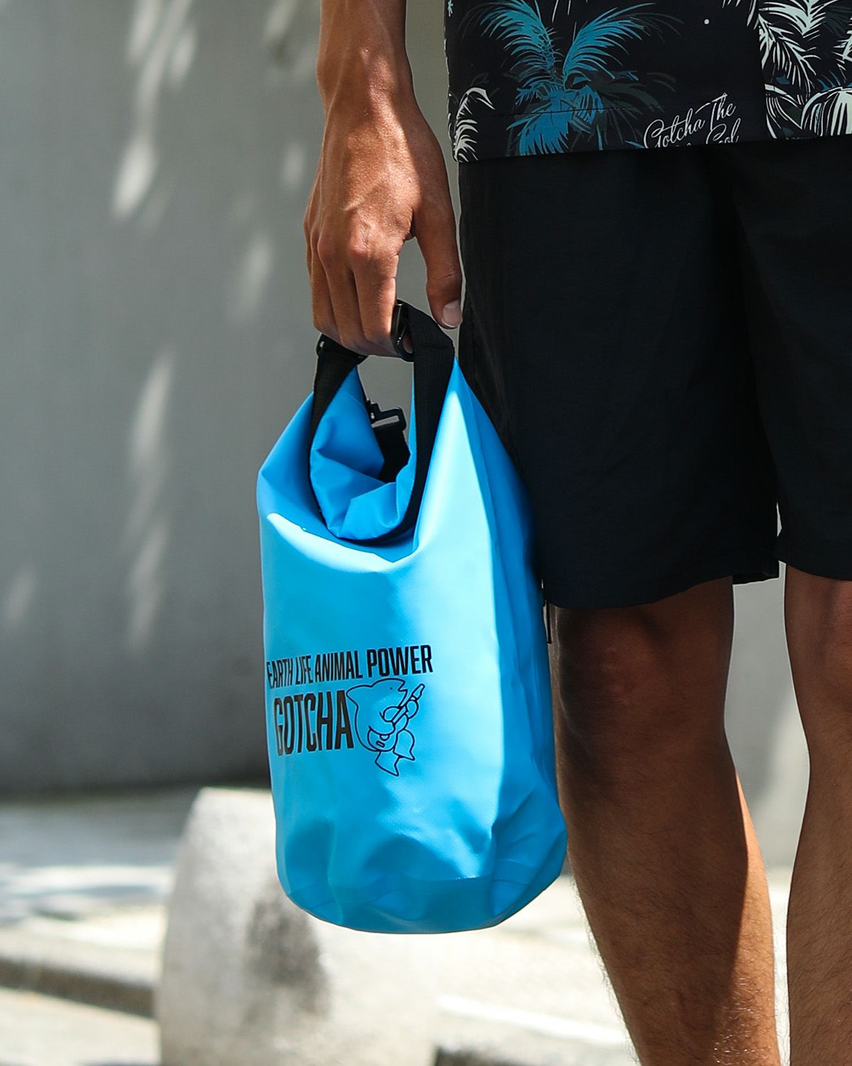 雨の日 スタイル 雨に強い 防水 アイテム