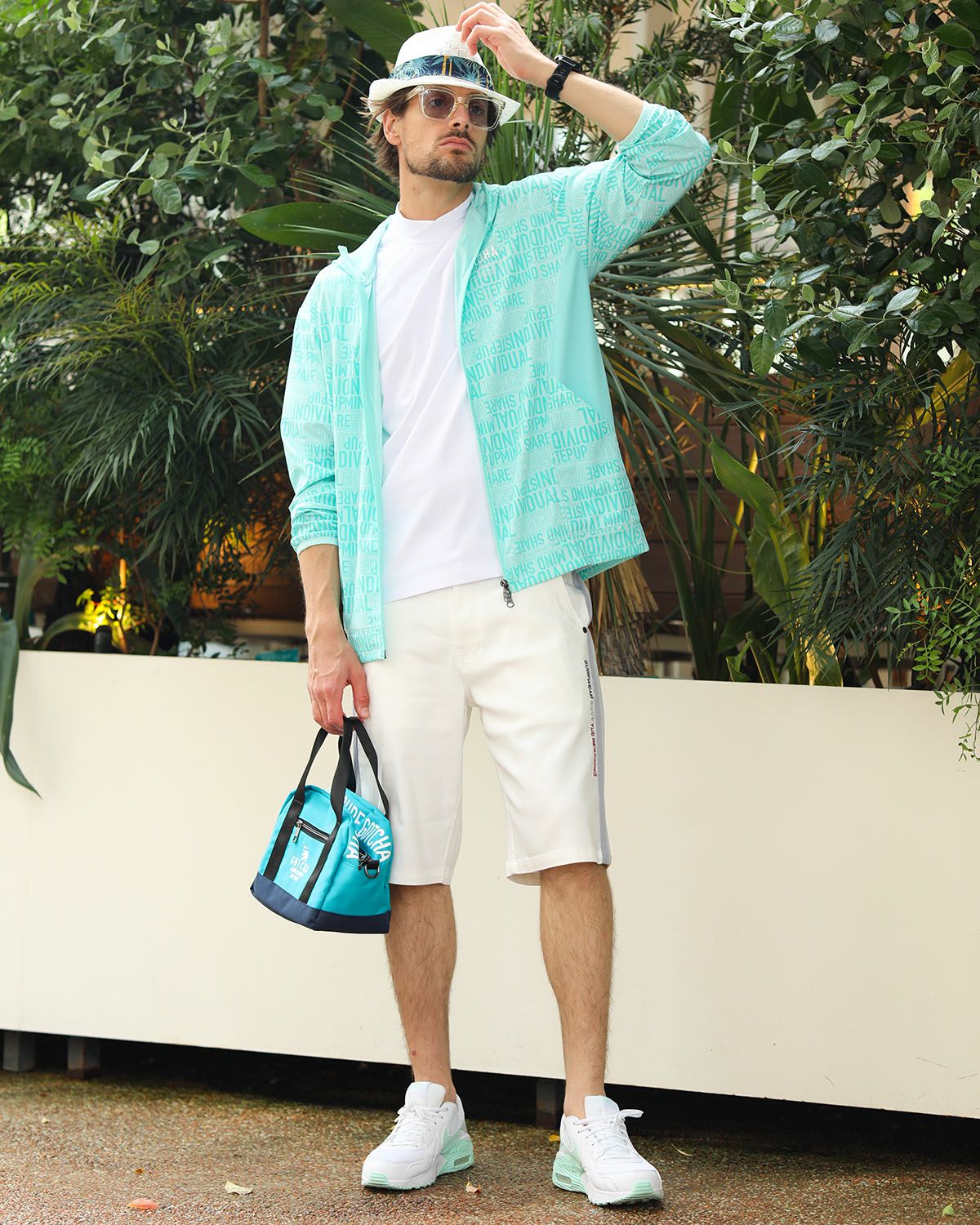 雨の日 スタイル 雨に強い 撥水 アイテム