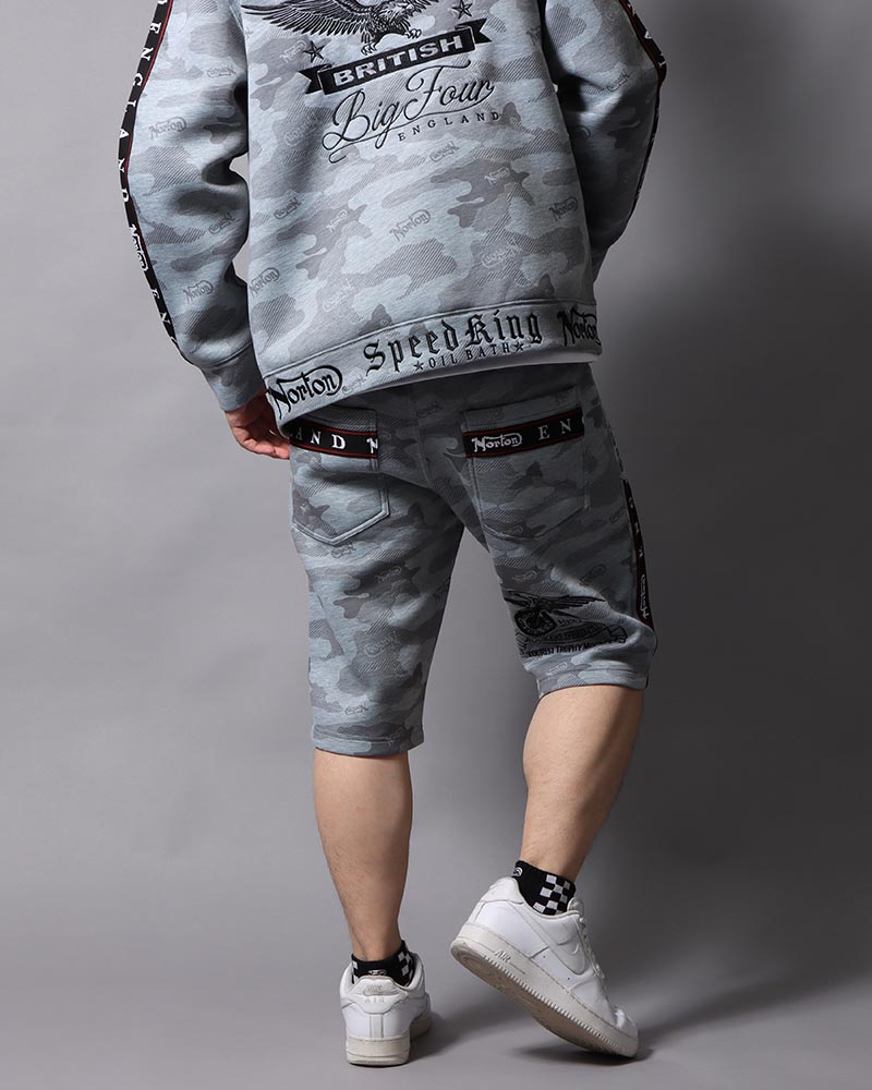 長袖×ショーツで決める、春の軽やかスタイル