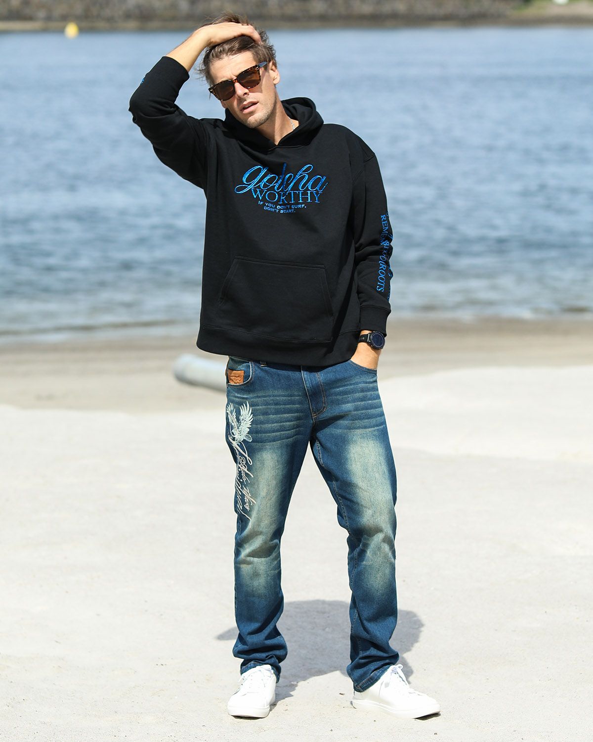 ブルー ラメ刺繍 プルパーカー