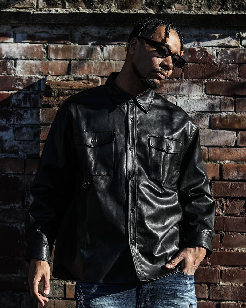 PUレザーシャツスタイリング