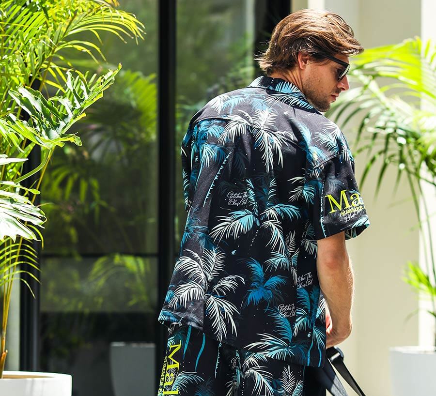 ガッチャゴルフアロハシャツアンドショーツコーデブラック