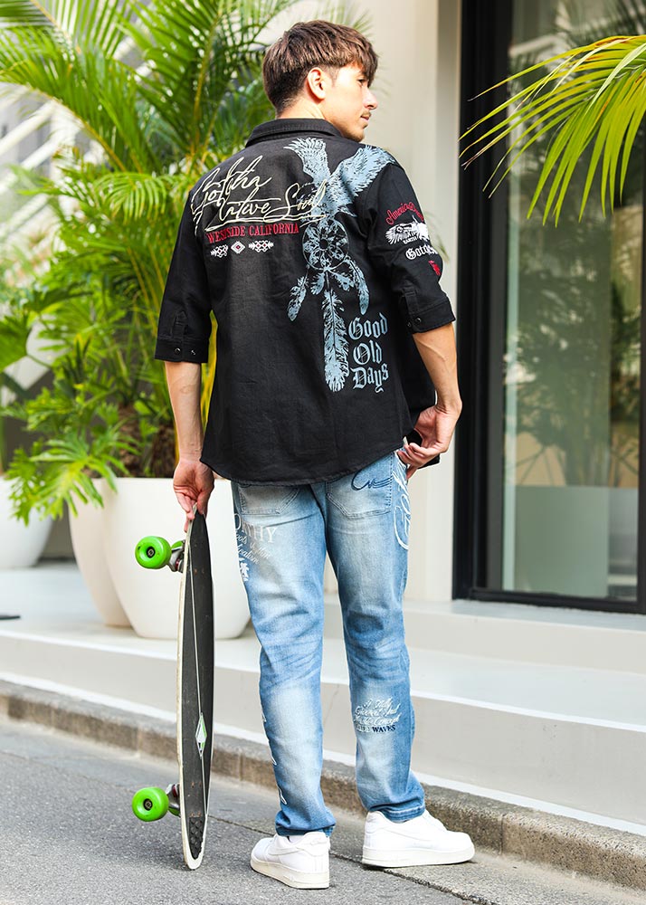 ストレッチ バック イーグル 5分袖 シャツブラックコーデ