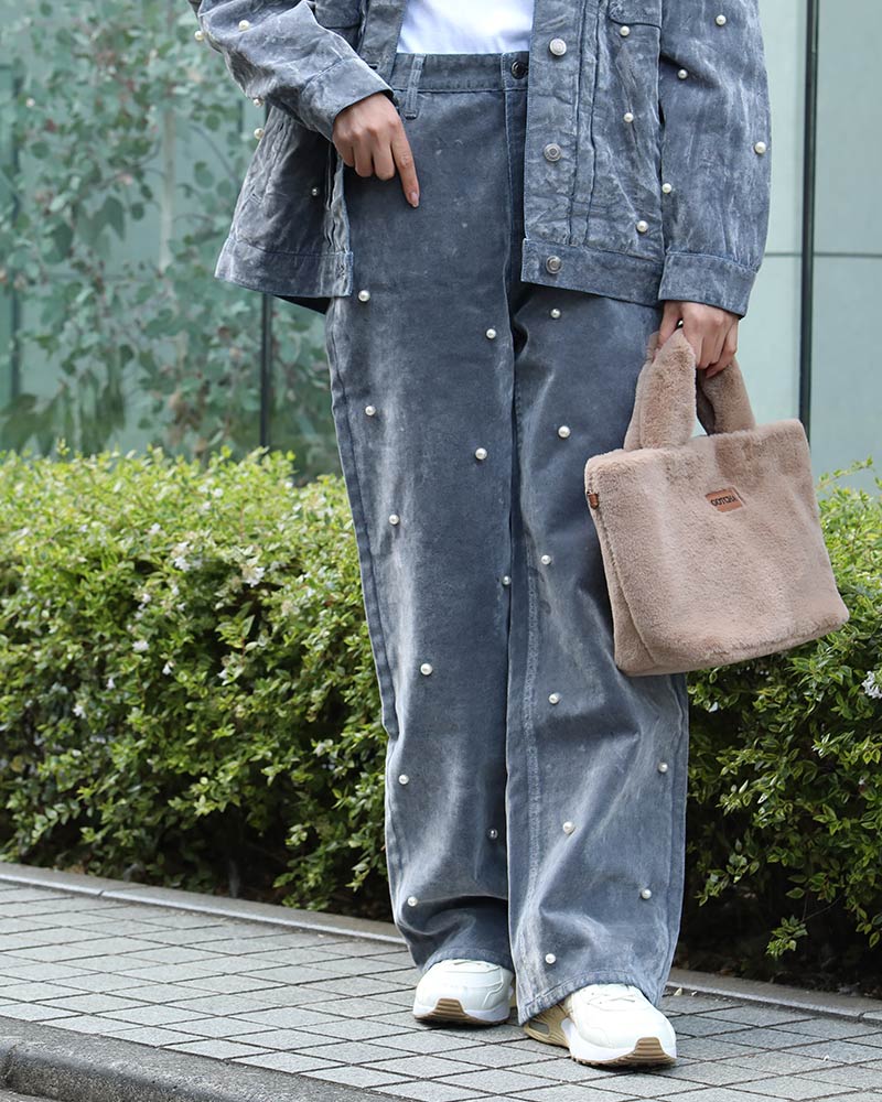 ウィメンズパール付きフロッキーデニムコーデグレー