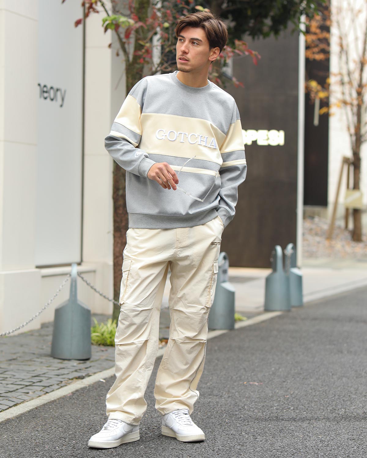 ポンチ トレーナー