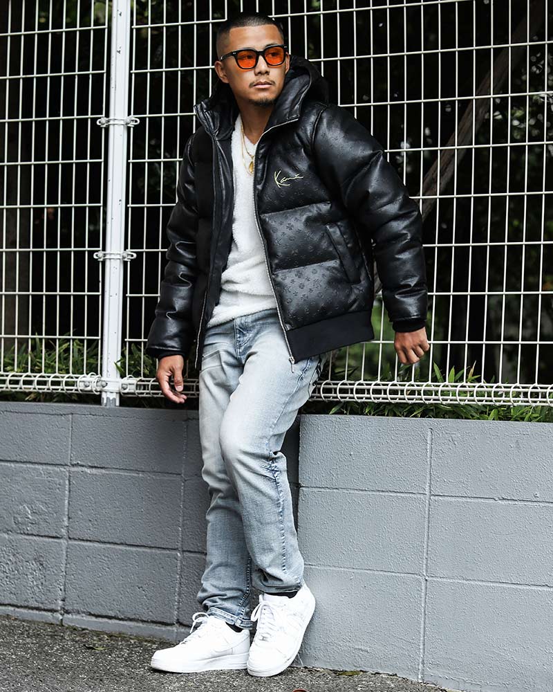 モノグラムエンボス総柄ダウンジャケット