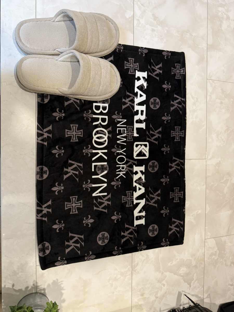 KANI MONOGRAM MAT