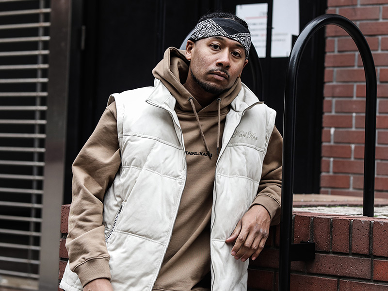 ポリスウェード Wフロント 袖脱着 ダウンジャケット