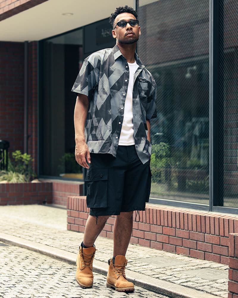 ハイブリッド スクエアー スモーク 半袖 シャツコーデ