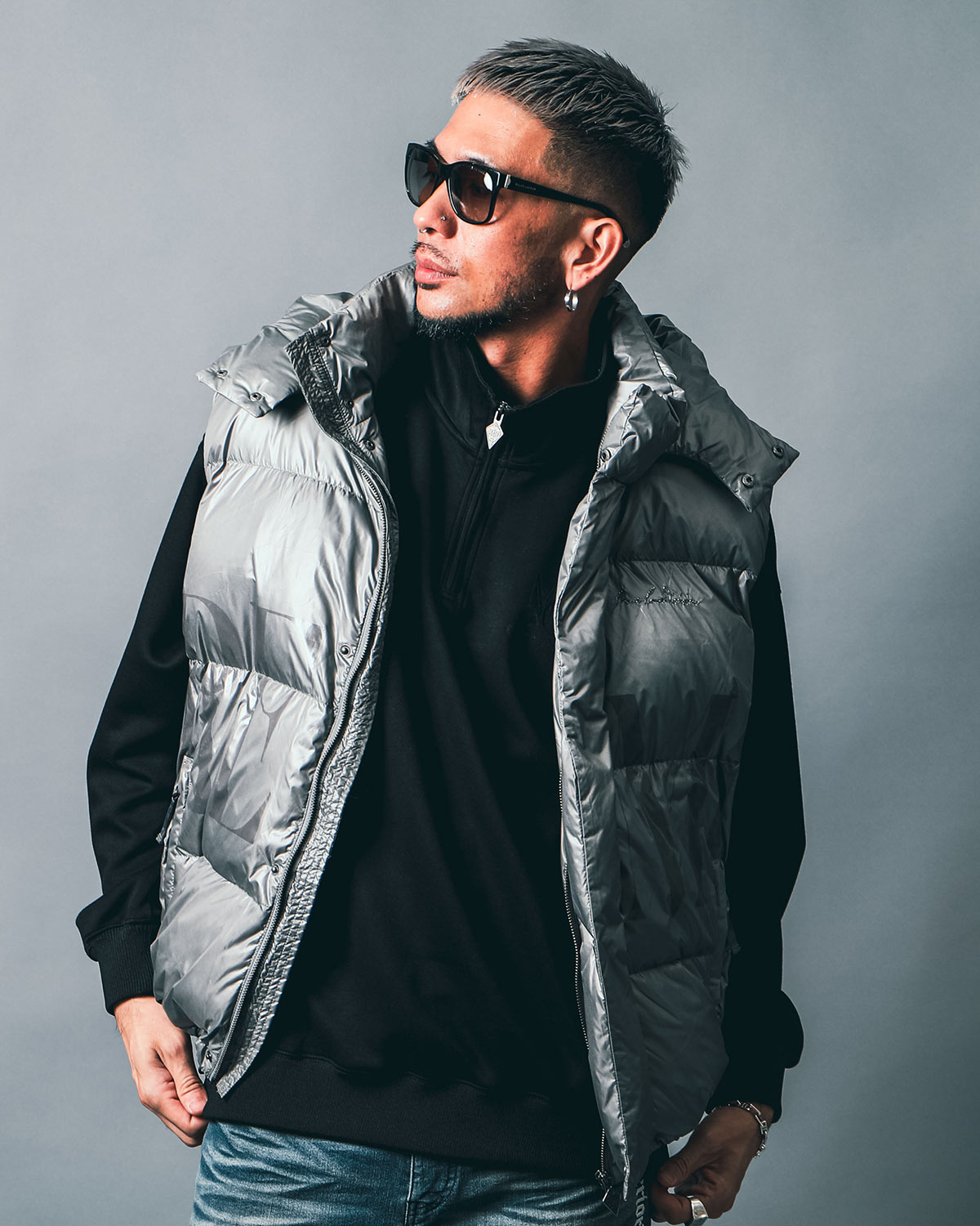 ビッグロゴ ボリューム ダウン ベスト