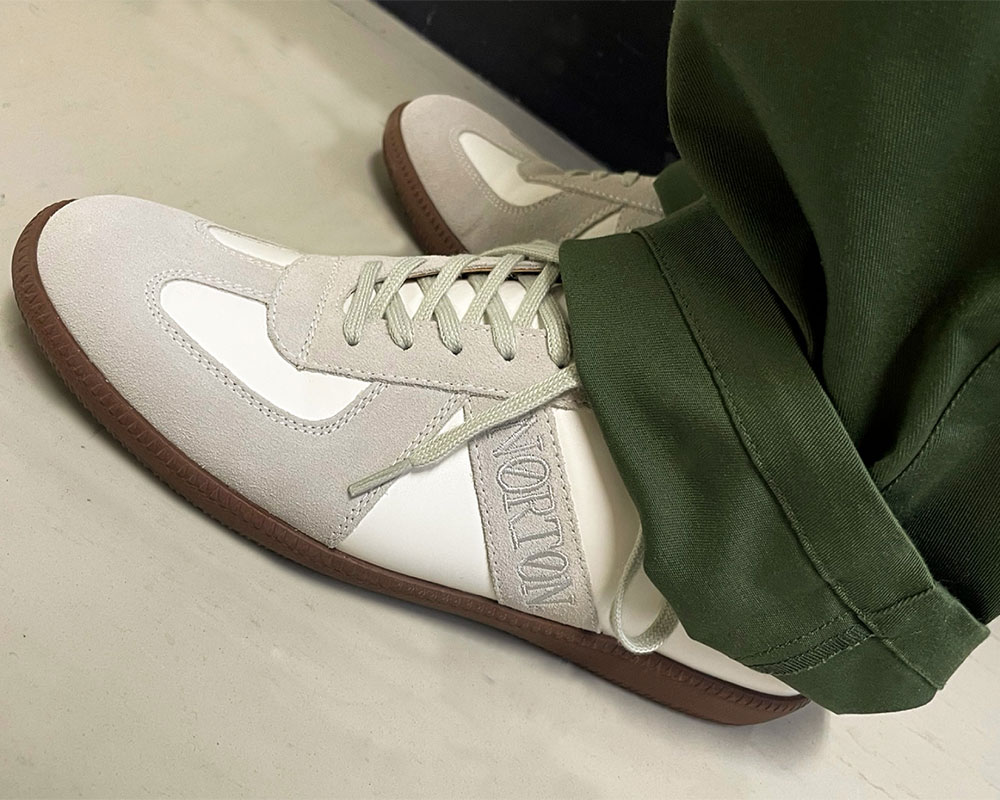 ジャーマントレーナースニーカーホワイト