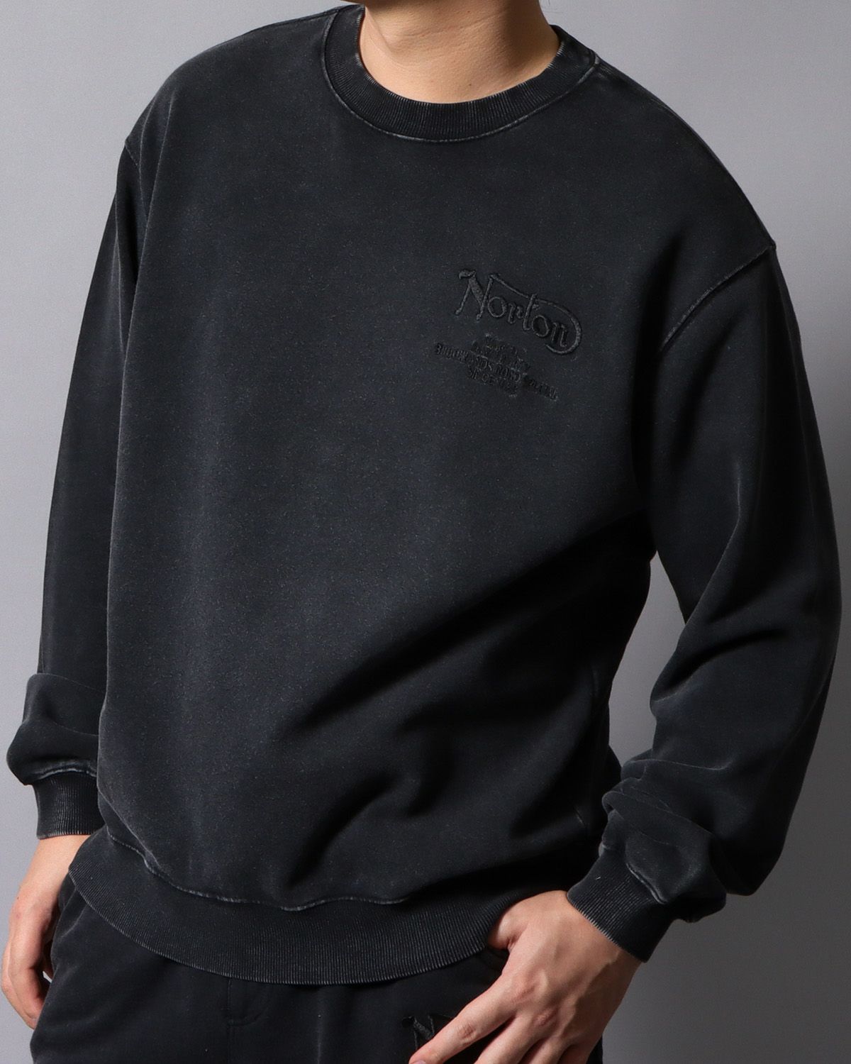 フロスト加工 トレーナー