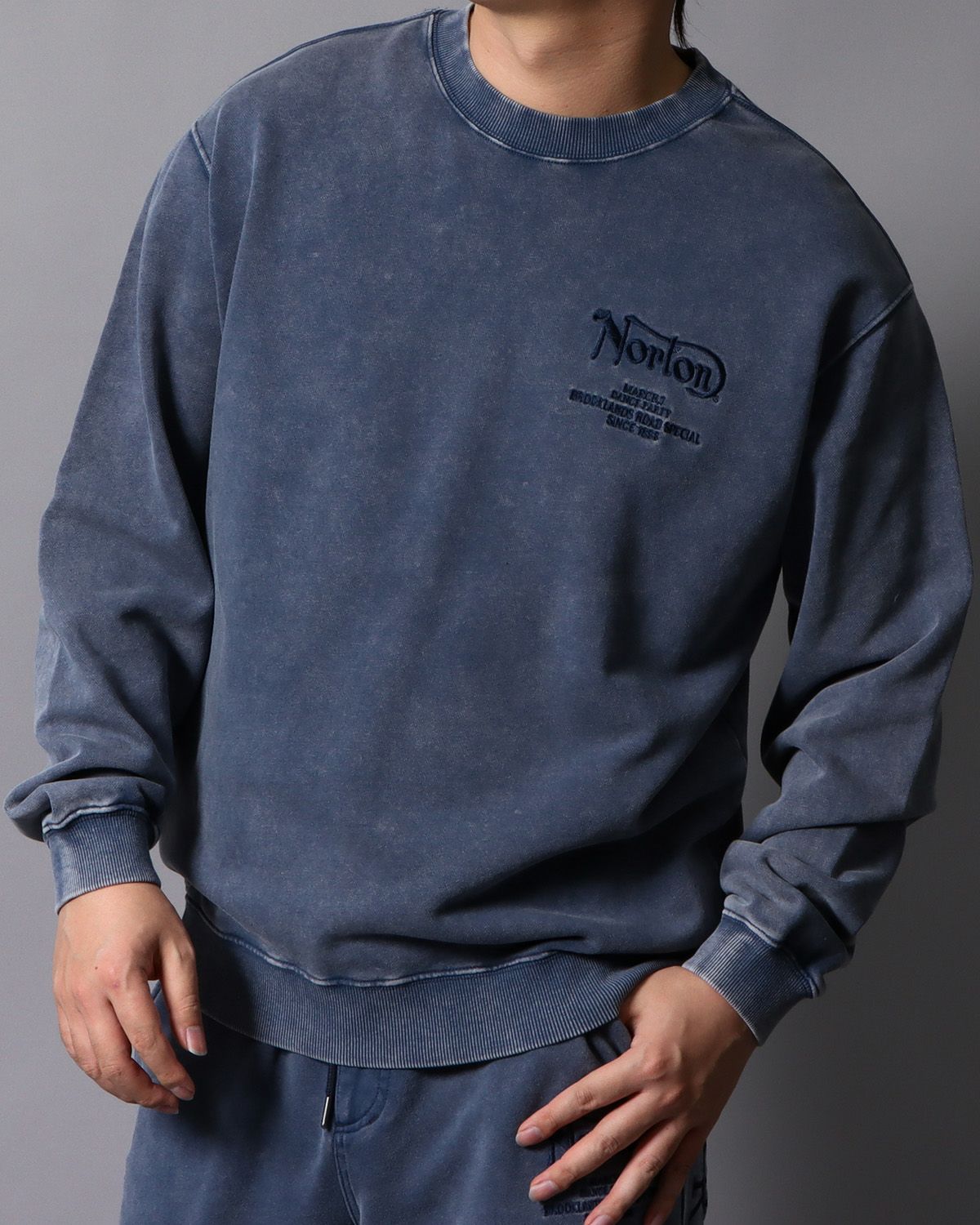 フロスト加工 トレーナー