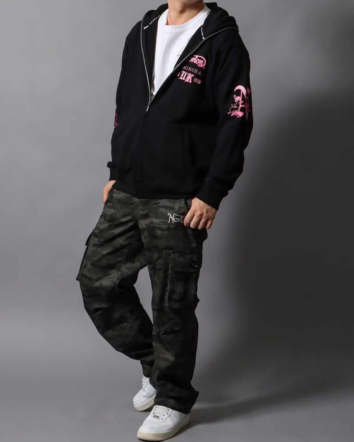 MAX ピンクメタル ZIPパーカー