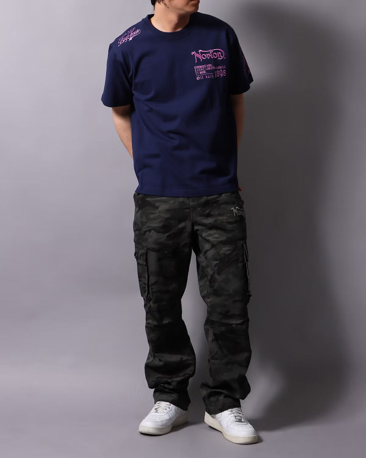 ピンク メタル MAX- Tシャツ