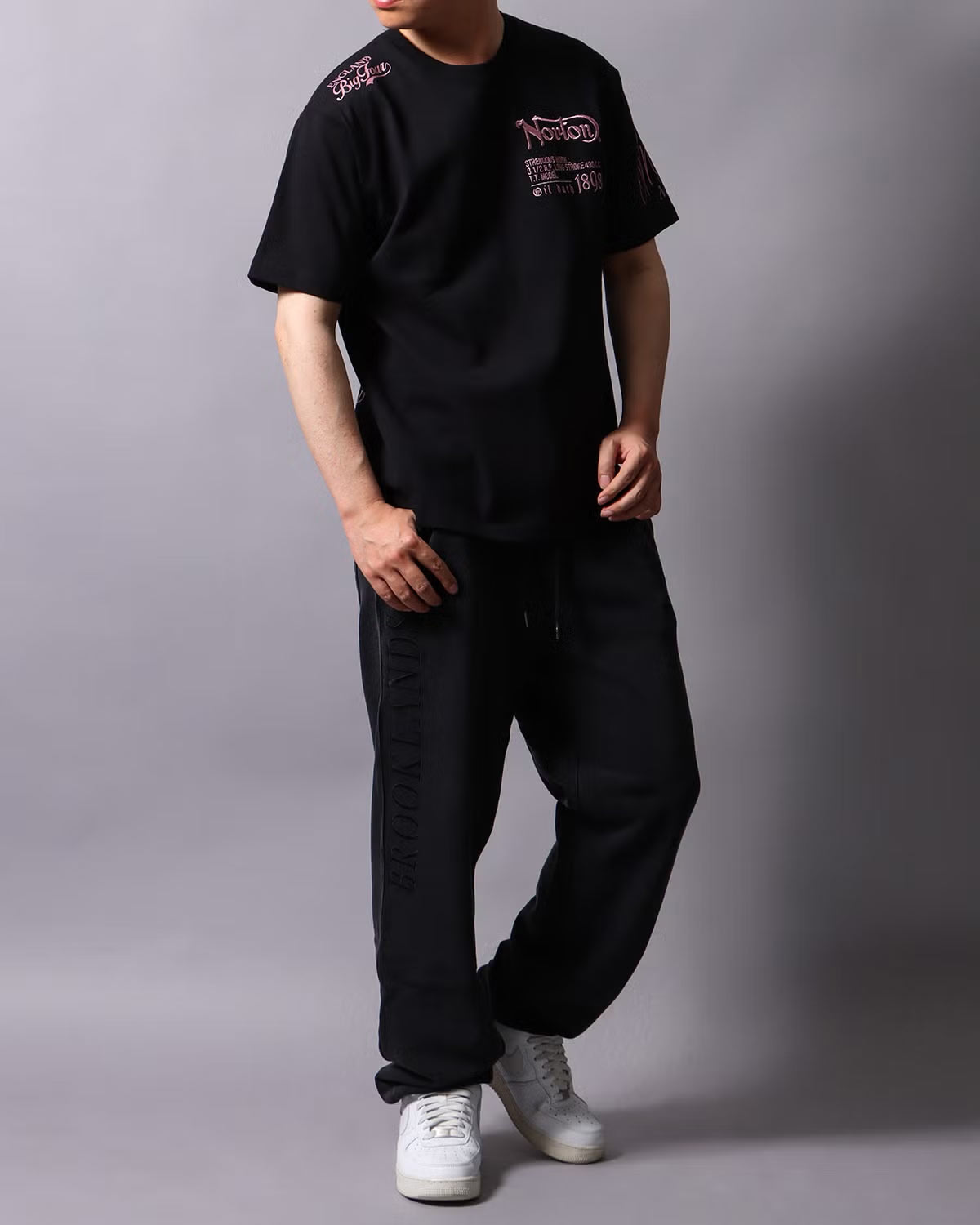 ピンク メタル MAX- Tシャツ